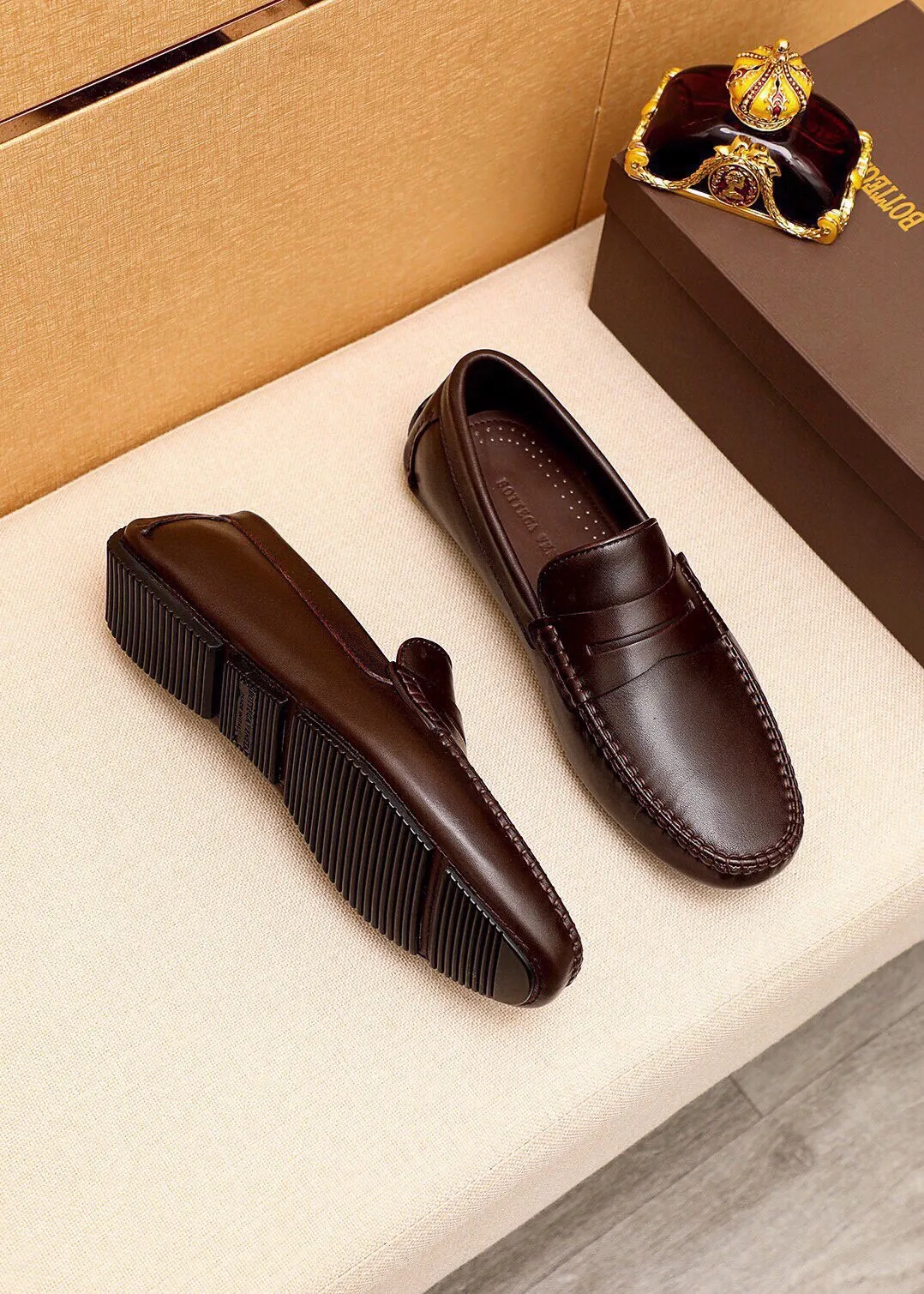 Men's Men's Shoes 💰: 480 💰💐 BV Men's Slip-on Shoes® [BOTTEGA VENETA] Official website counter new model, one-to-one mold opening ⚠Italian calfskin ➕Embossed ➕Cow 🐂 leather lining. Driving slip-ons, available at counters, sizes 38～44 (45🉑️customized)